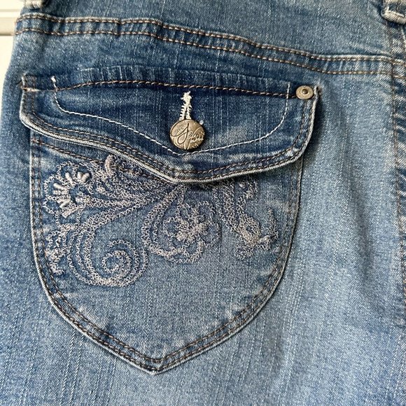 Jean Short The Perfect Fit by Gloria Vanderbilt Front and Rear Pockets Embellish - Picture 4 of 5